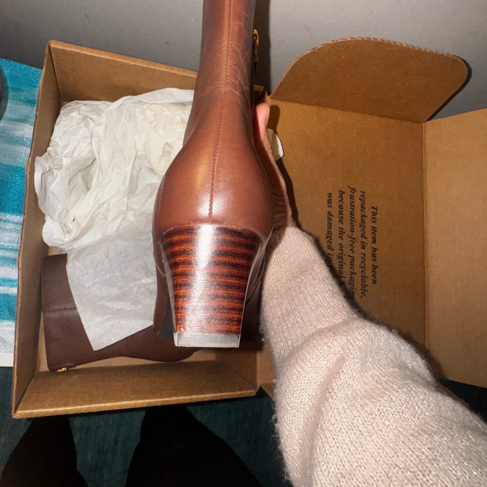 Lauren Ralph Lauren Brown Ankle Booties - Picture 7 of 7